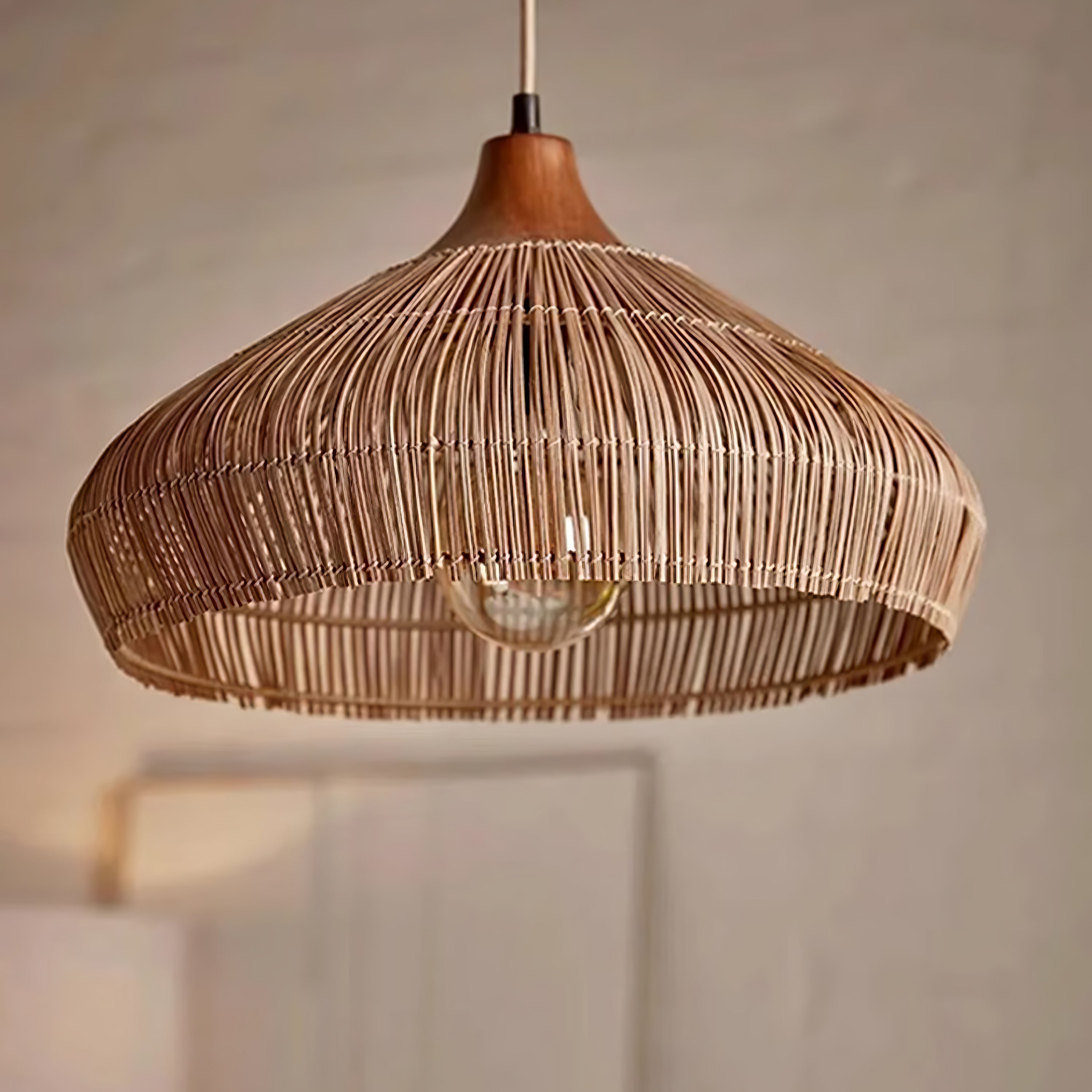 Solara Rieten Rotan Hanglamp – Natuurlijke Designlamp voor Woonkamer, Eetkamer en Slaapkamer Livara